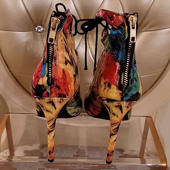 Steve Madden Cythiaa Floral Multi Lace-Up Peep Toe Booties - Picture 7 of 11
